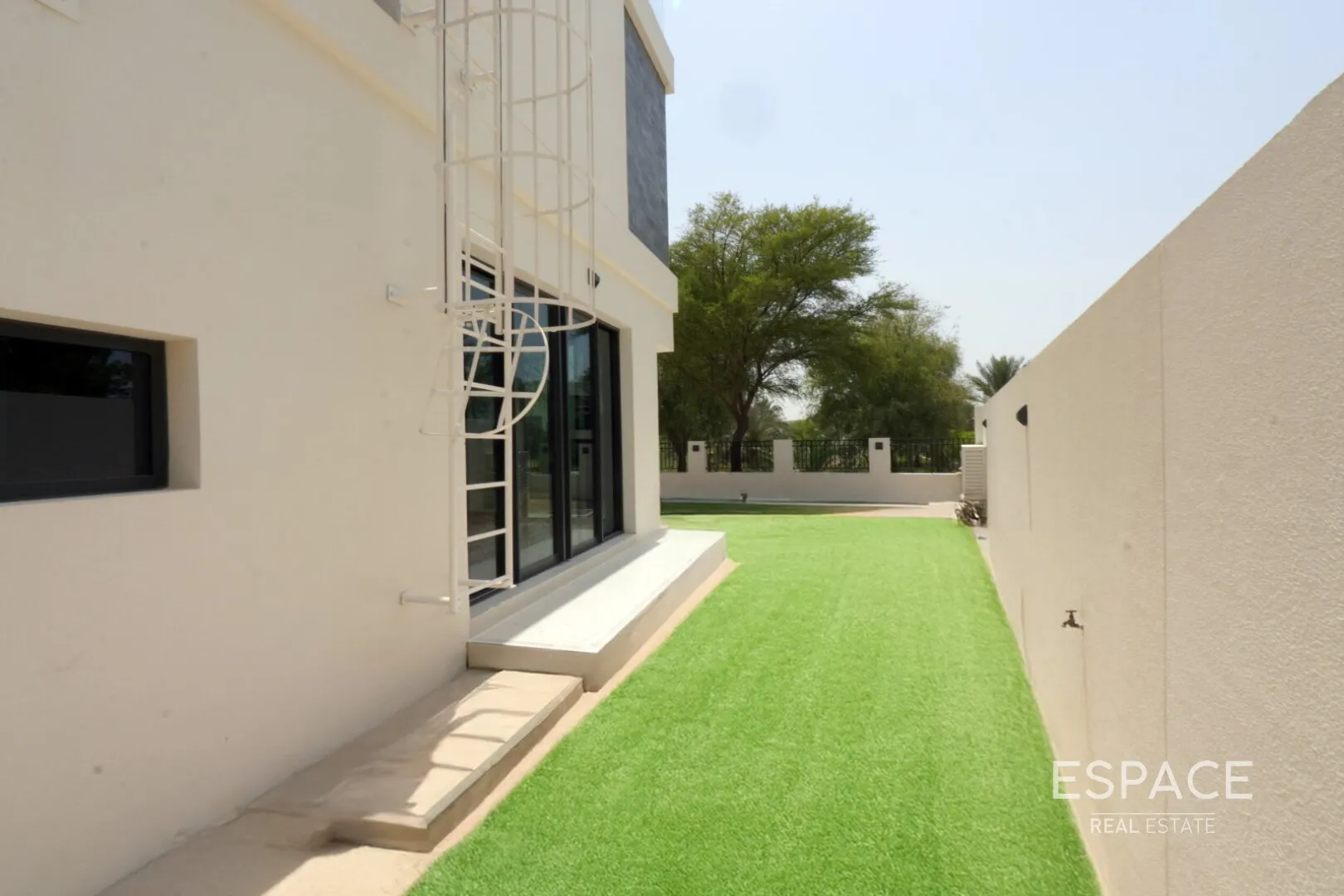 PropertiesGalleryCamera