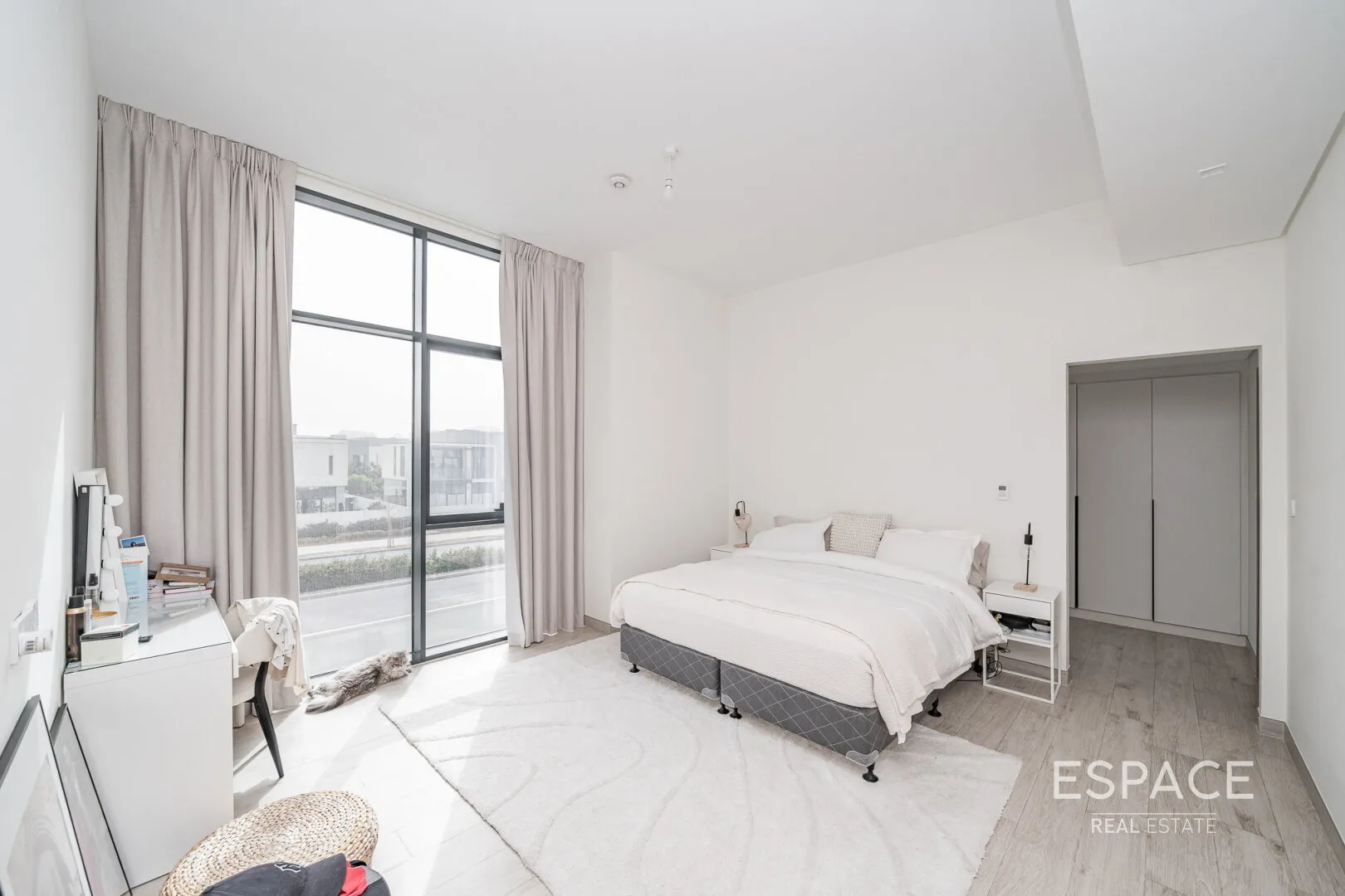 single static gallery