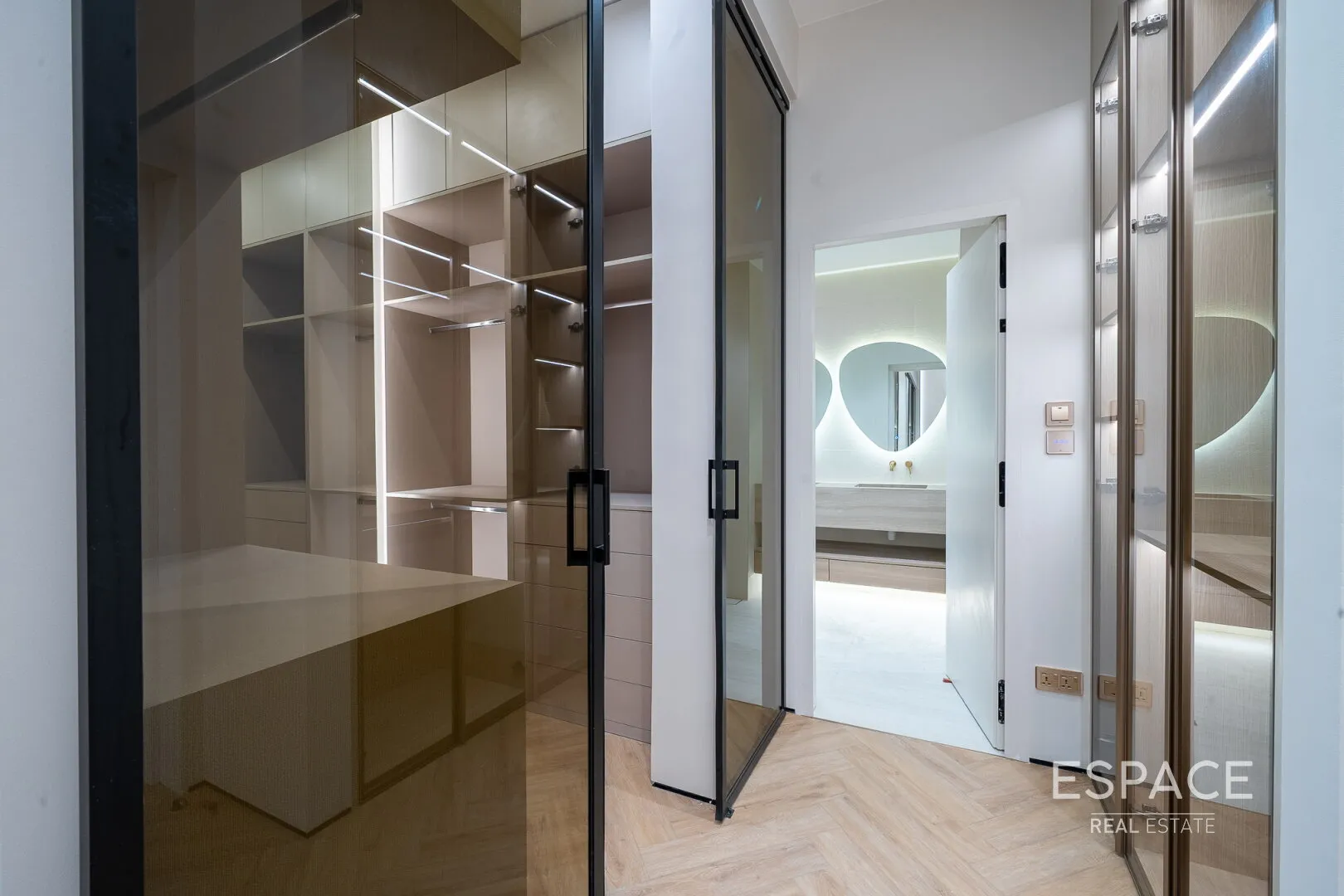 PropertiesGalleryCamera