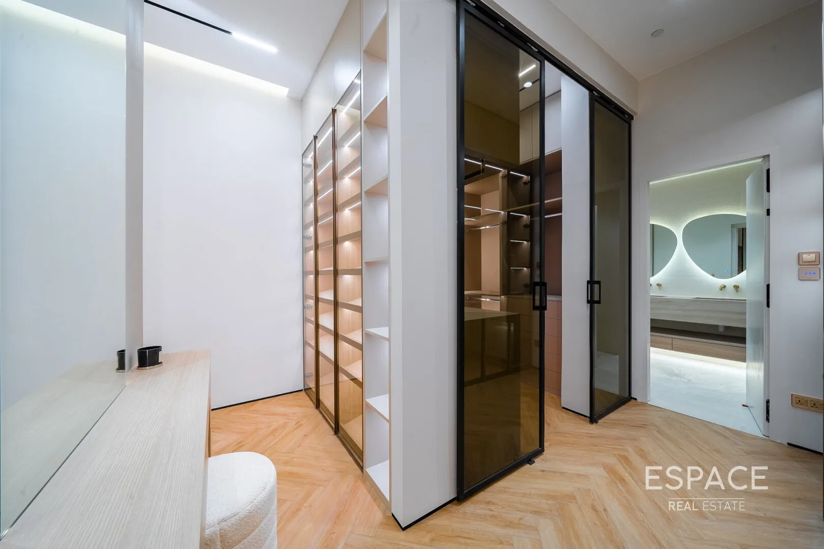 PropertiesGalleryCamera