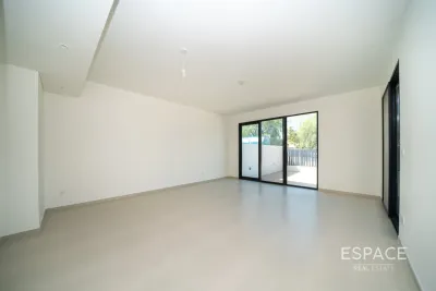 Jebel Ali Village Villas, Jebel Ali, Dubai - Espace