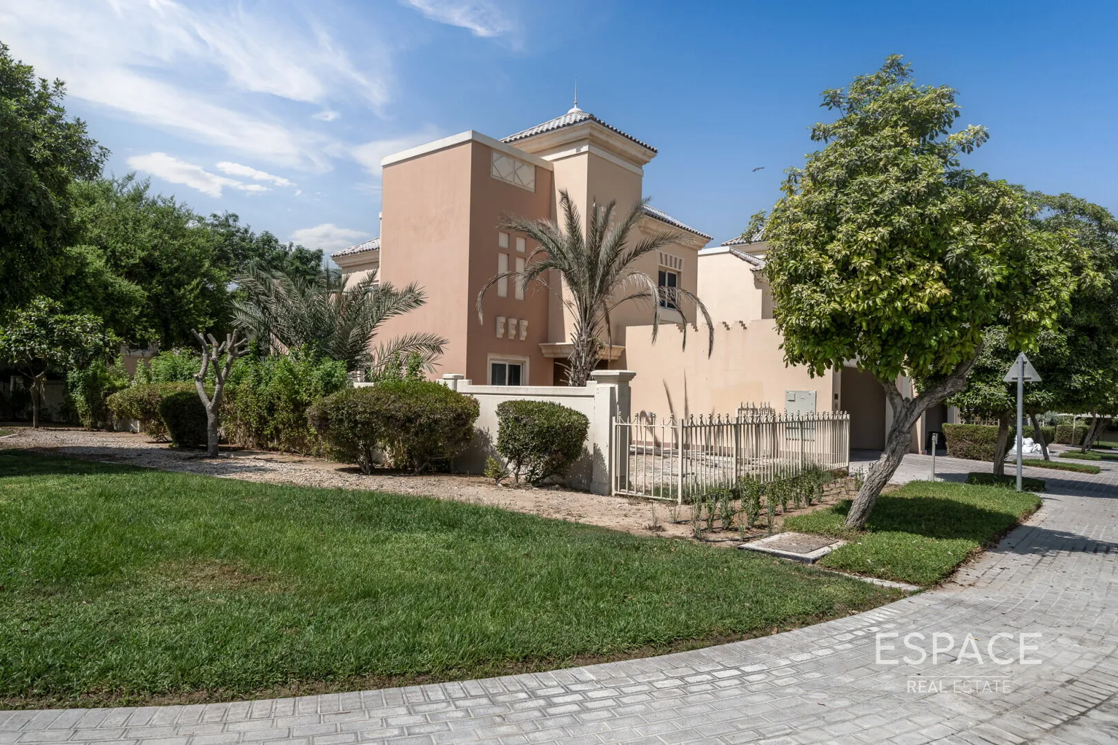 PropertiesGalleryCamera