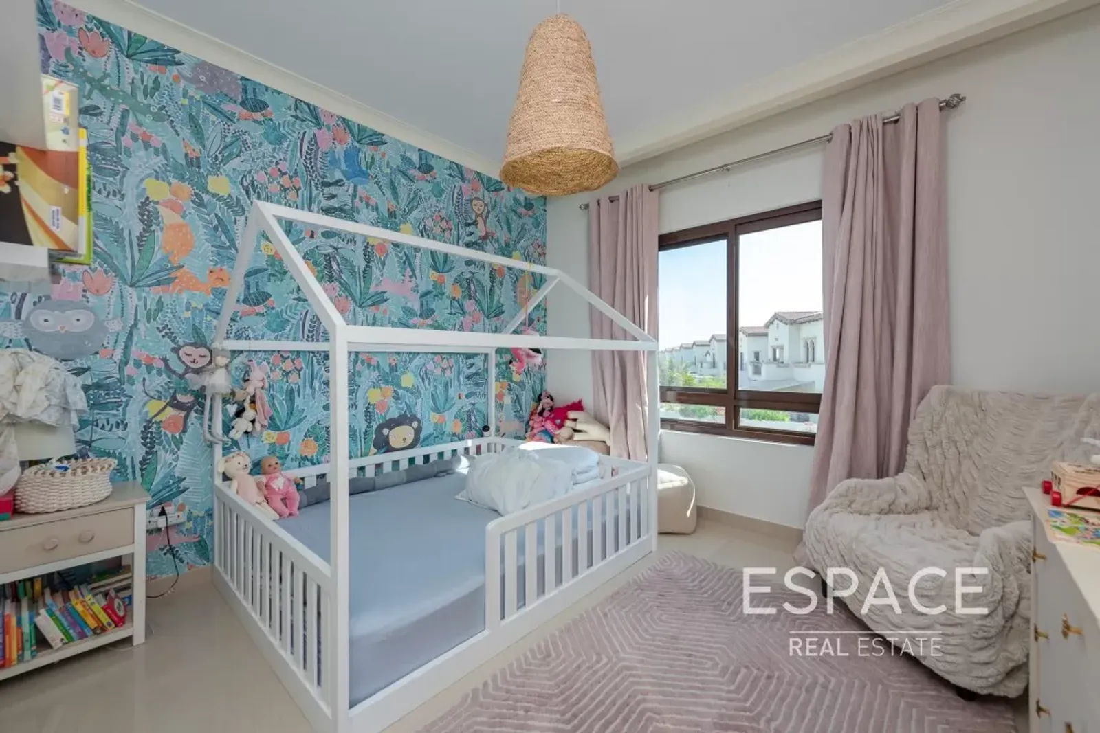PropertiesGalleryCamera