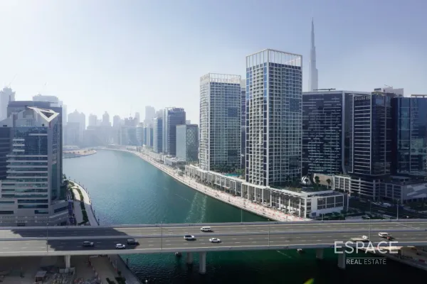 Canal Bay, Business Bay, Dubai - Espace