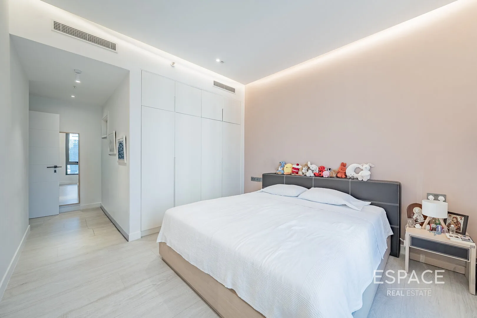 PropertiesGalleryCamera