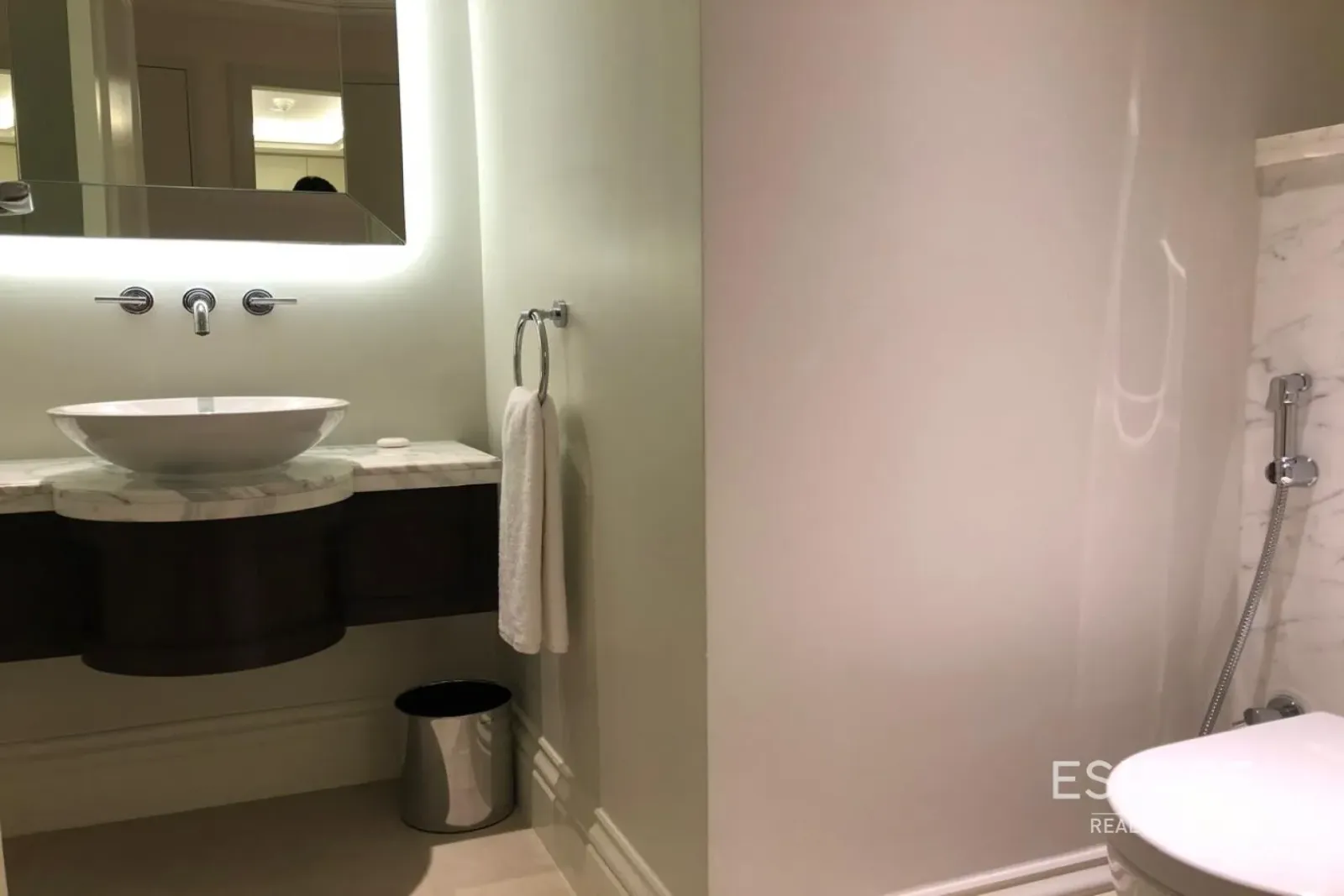 PropertiesGalleryCamera