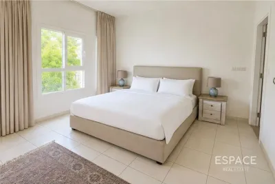 Maeen 4, Lakes, Dubai - Espace