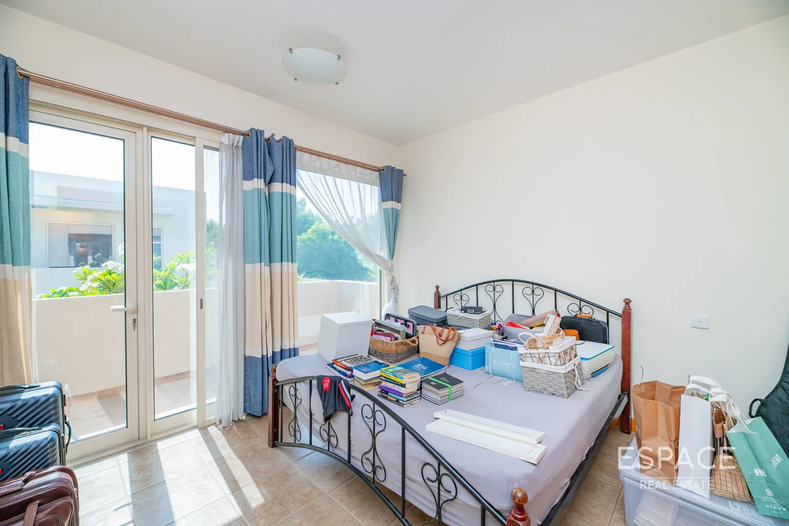 PropertiesGalleryCamera