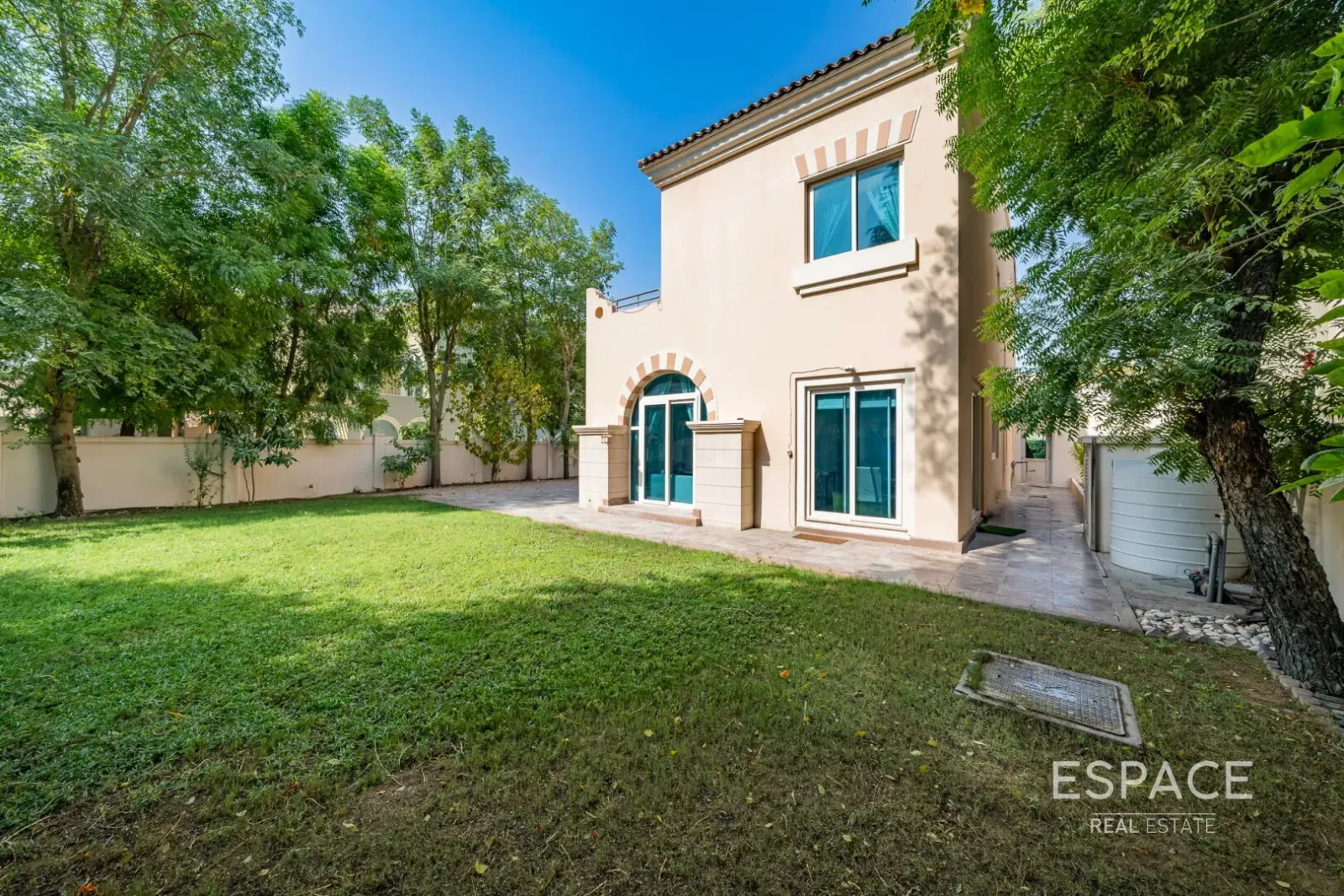 PropertiesGalleryCamera