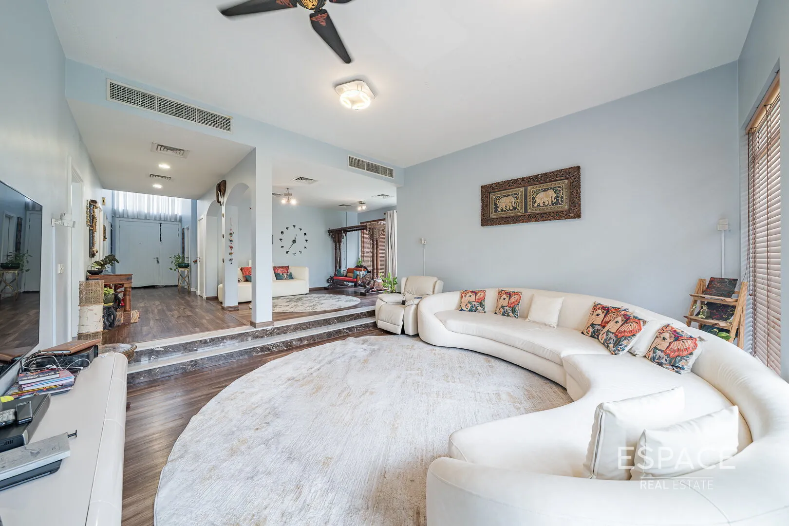 single static gallery