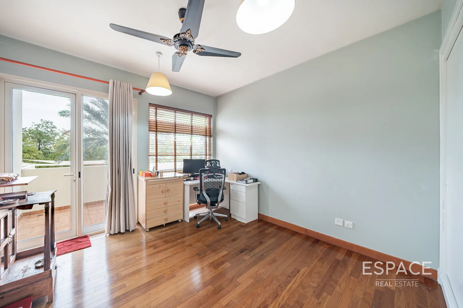 PropertiesGalleryCamera