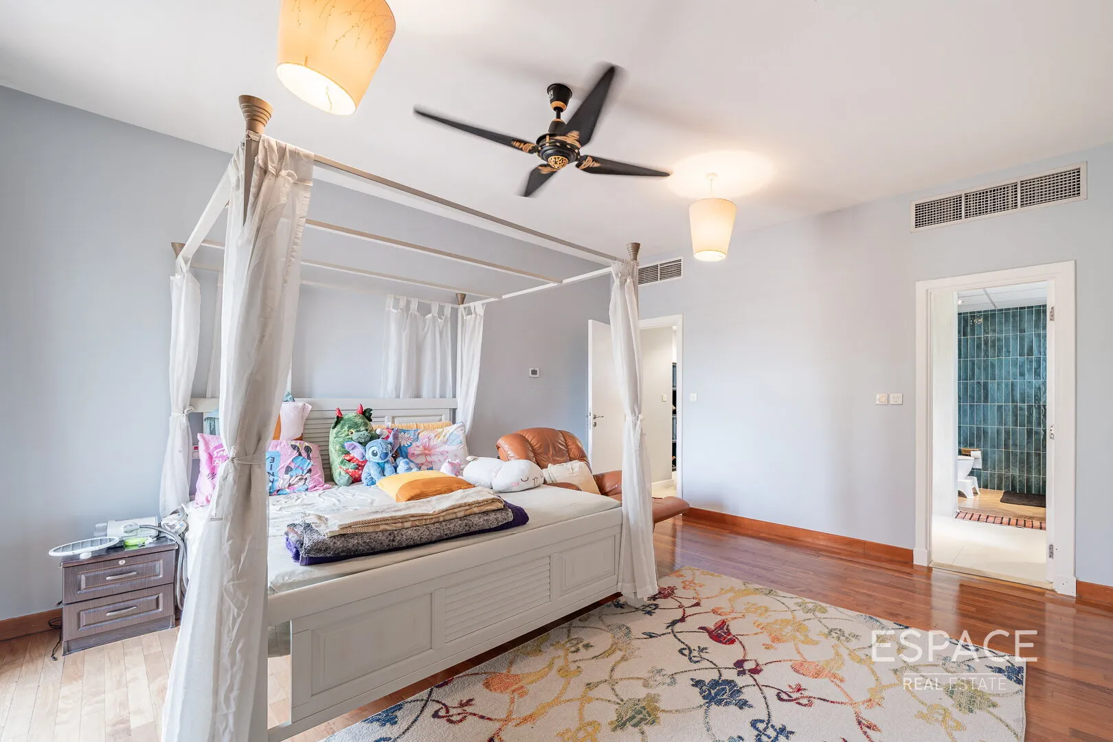 PropertiesGalleryCamera