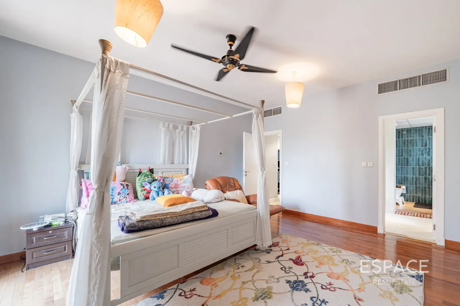 PropertiesGalleryCamera