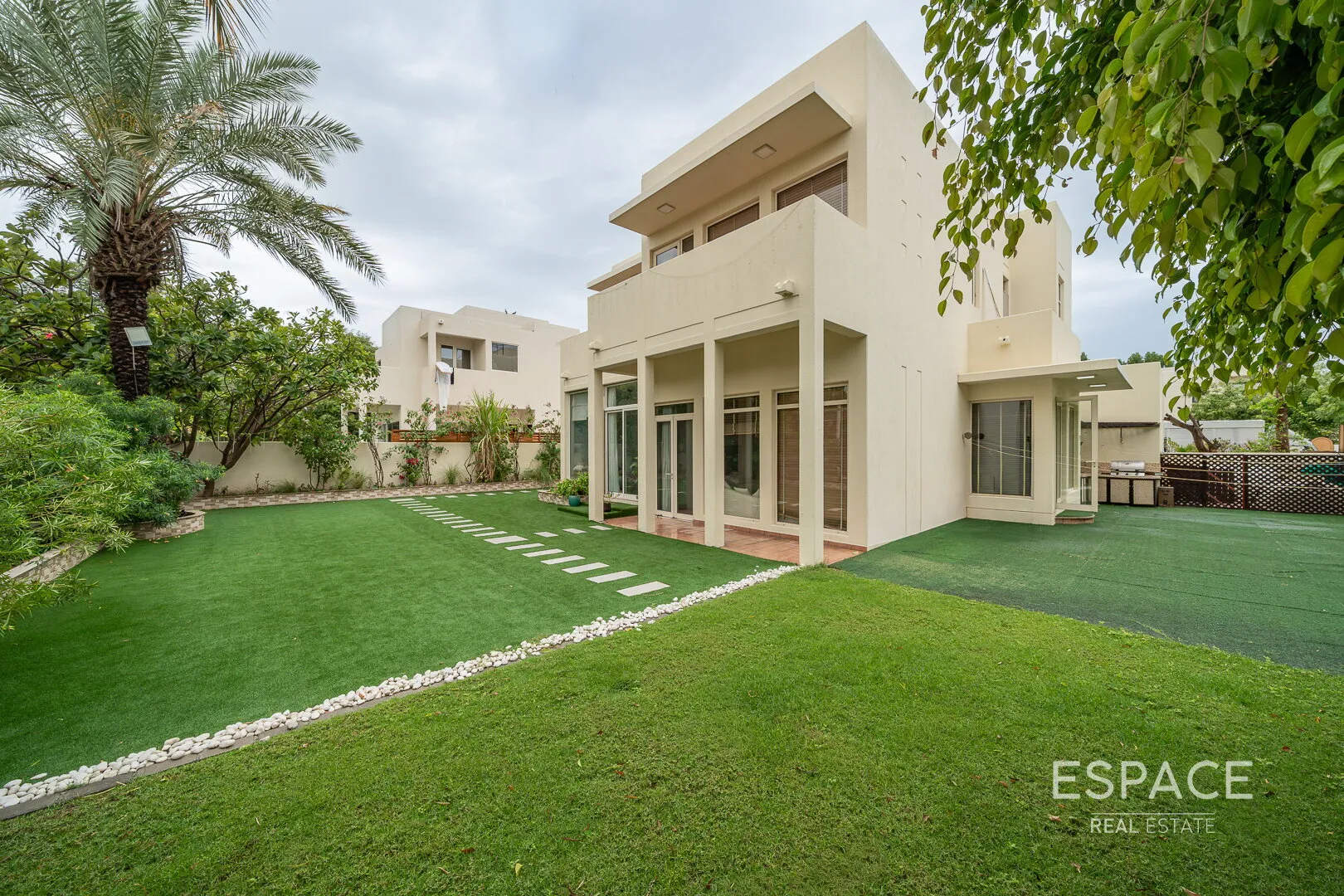 PropertiesGalleryCamera