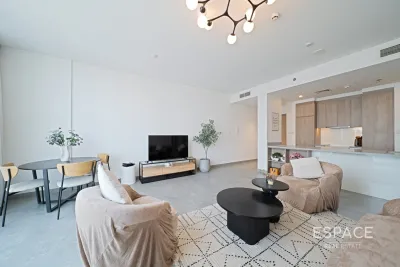 Stella Maris, Dubai Marina, Dubai - Espace