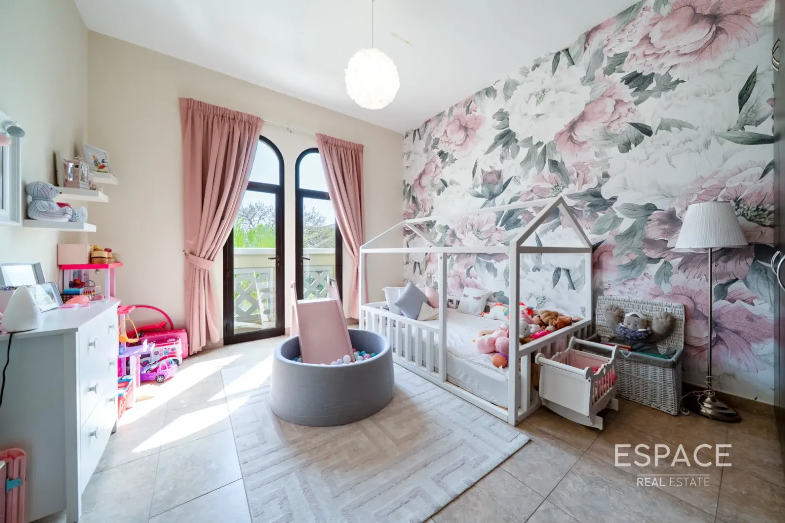 PropertiesGalleryCamera