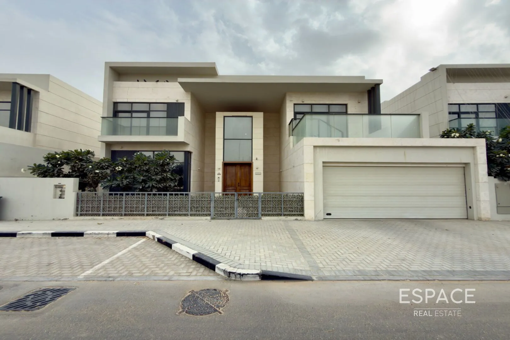 PropertiesGalleryCamera