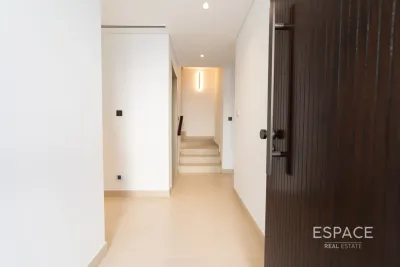 Aura Gardens, Tilal Al Ghaf, Dubai - Espace