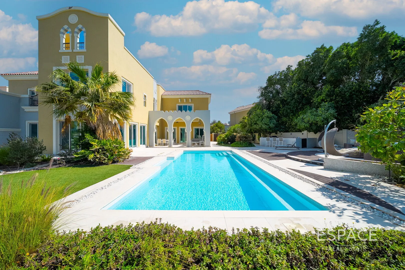 PropertiesGalleryCamera