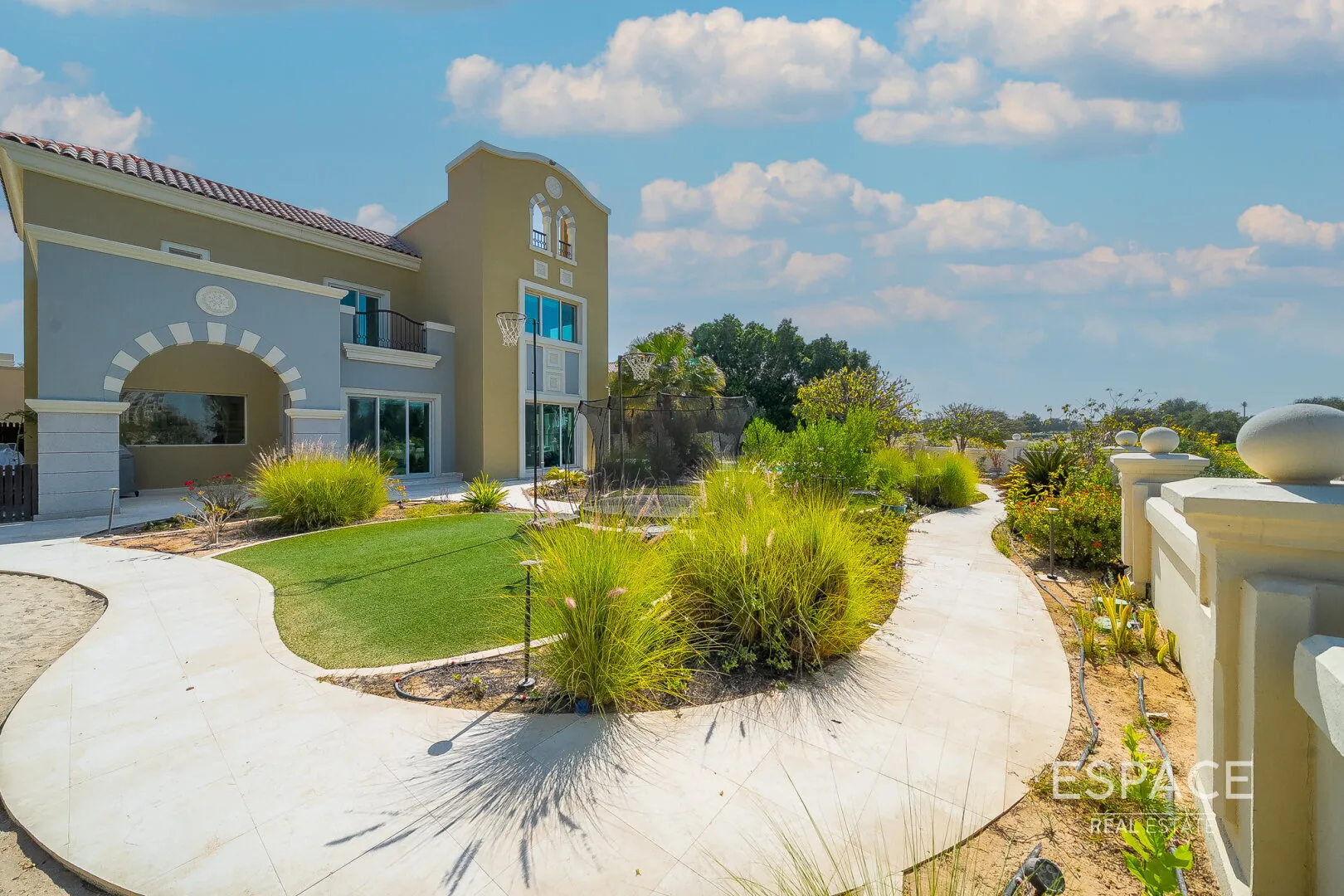 PropertiesGalleryCamera