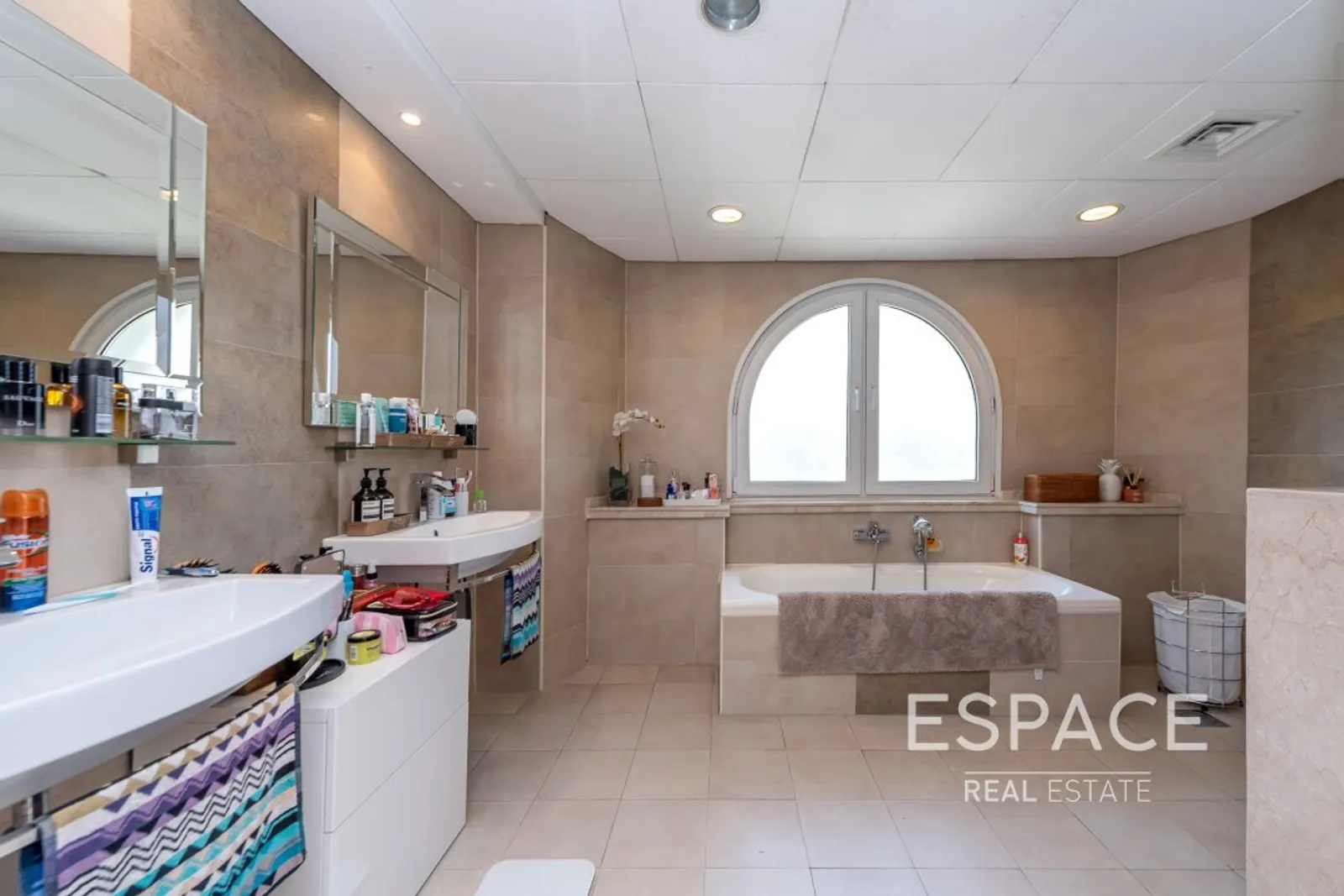 PropertiesGalleryCamera