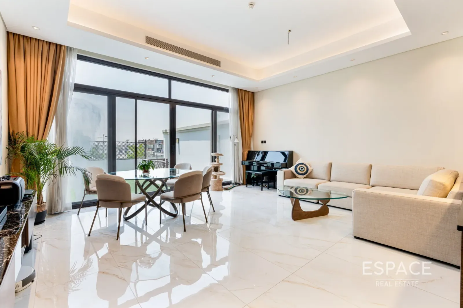 PropertiesGalleryCamera