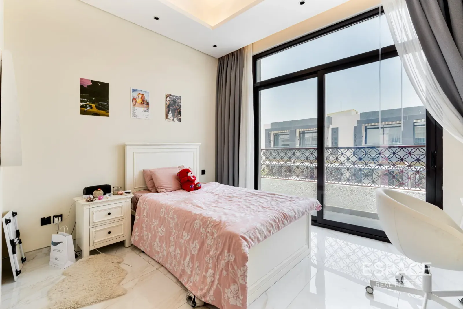 PropertiesGalleryCamera
