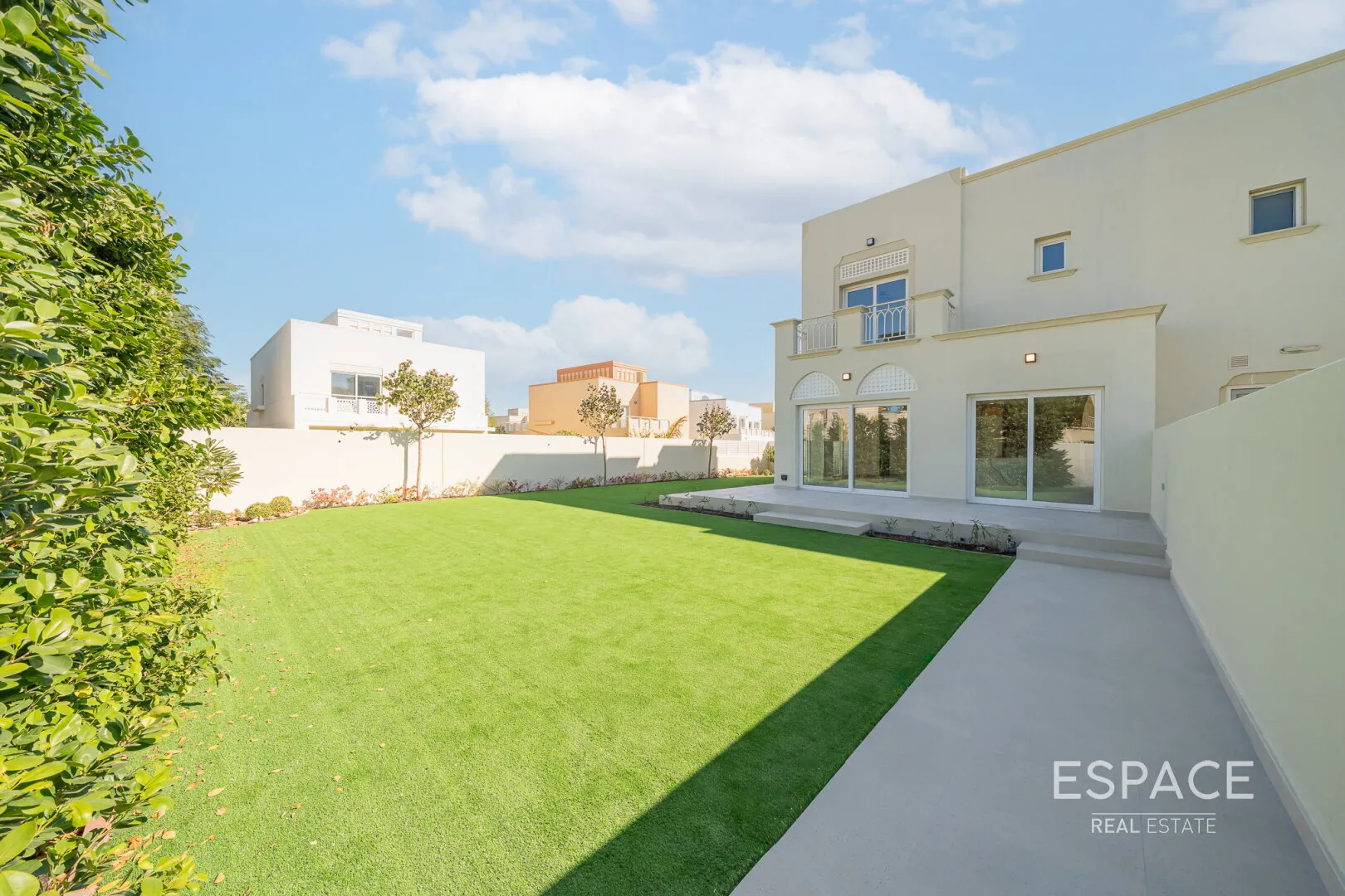 PropertiesGalleryCamera