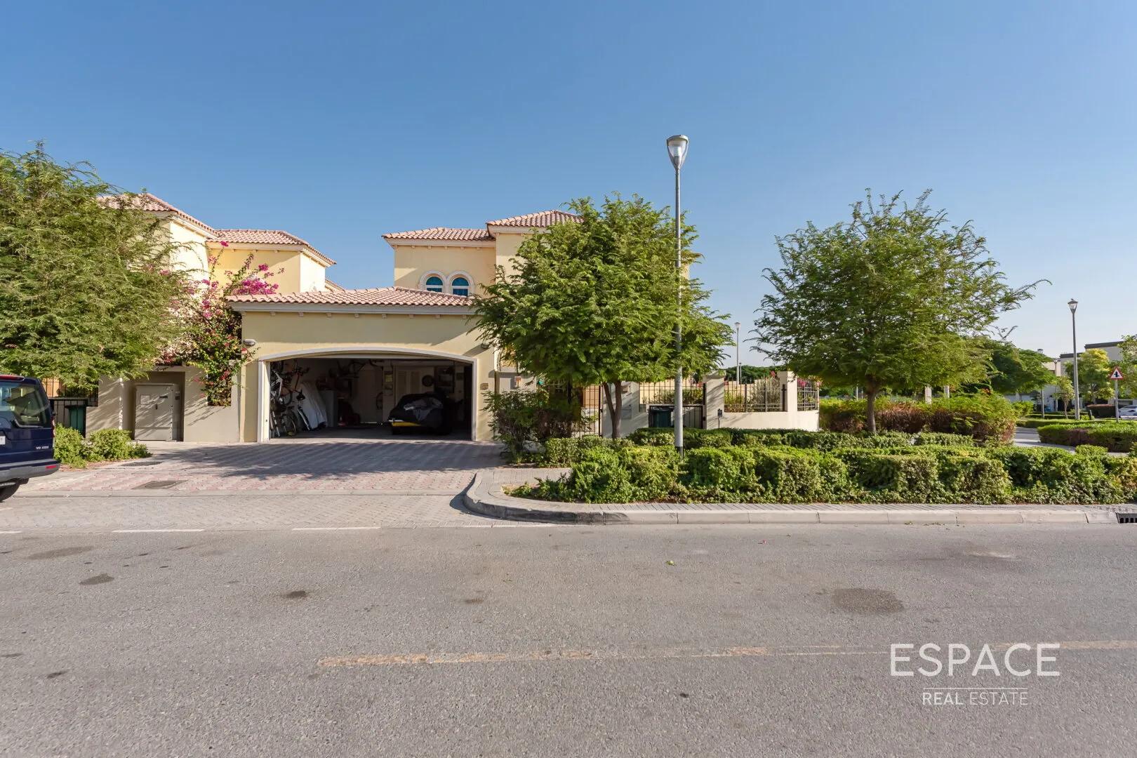 PropertiesGalleryCamera