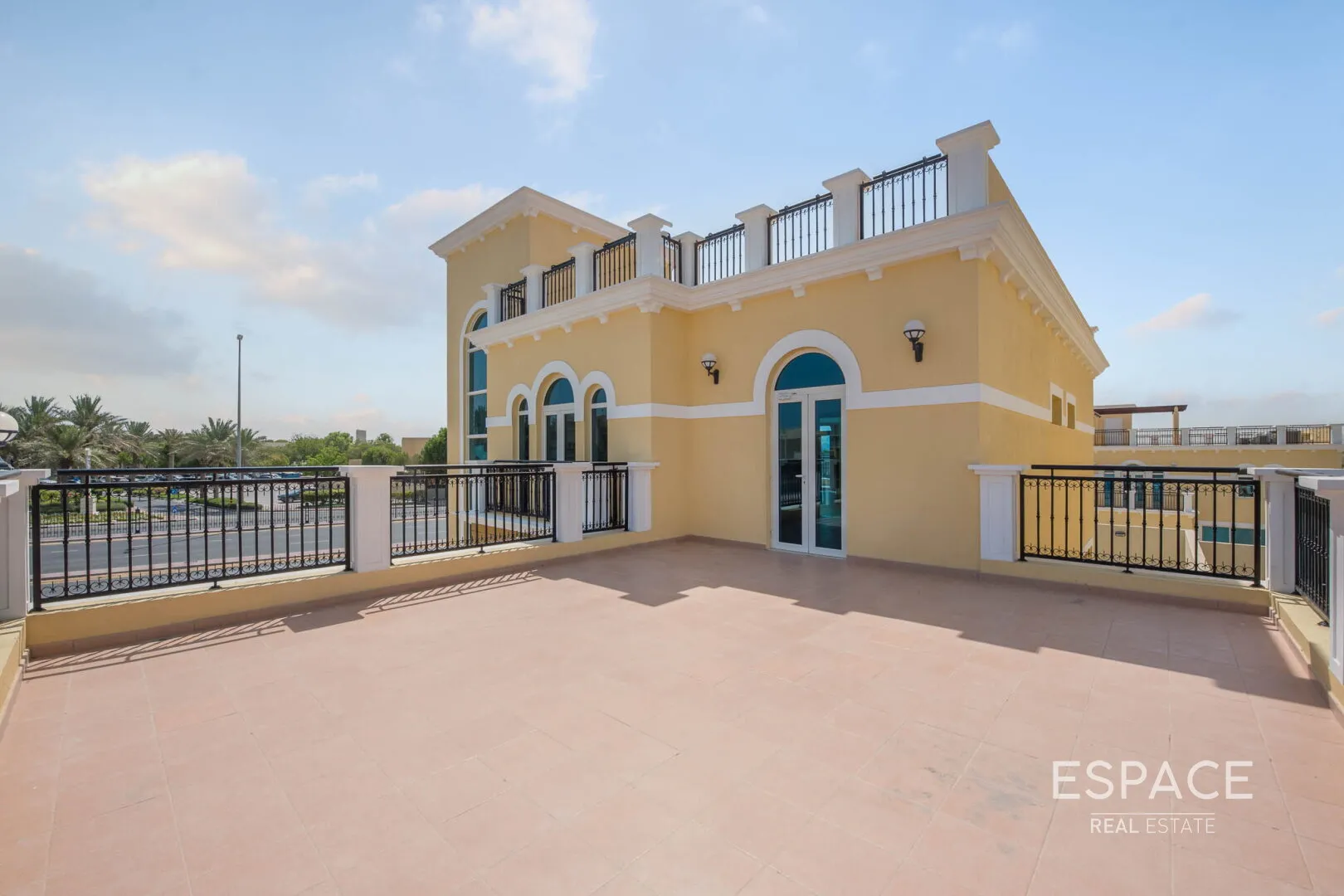PropertiesGalleryCamera