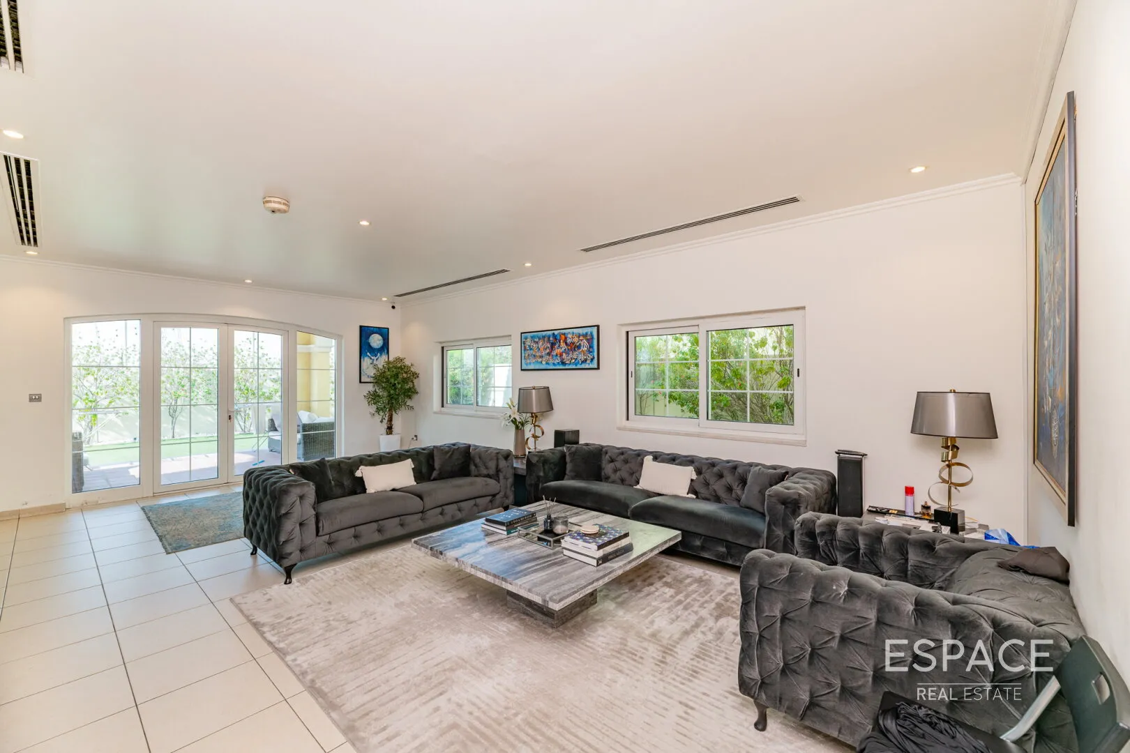 single static gallery