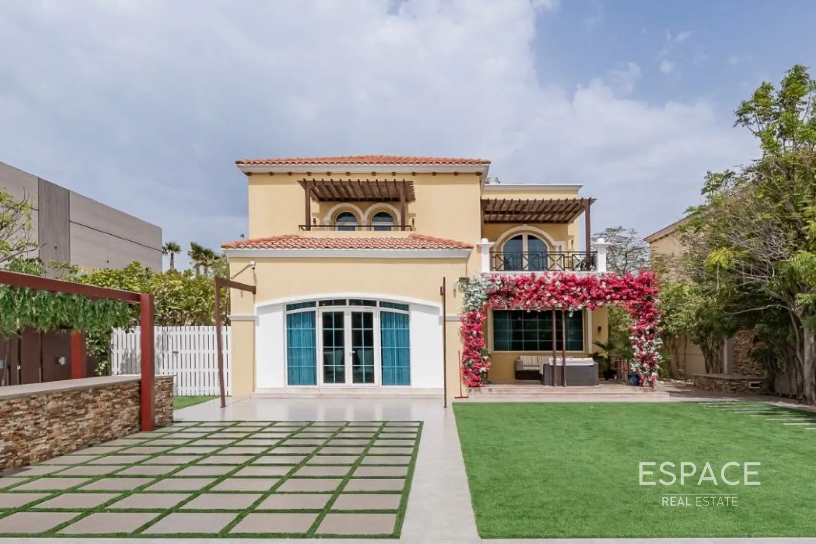 PropertiesGalleryCamera