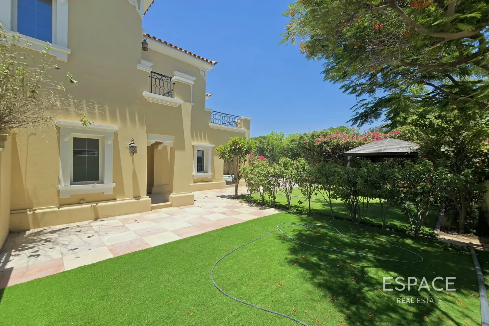 PropertiesGalleryCamera