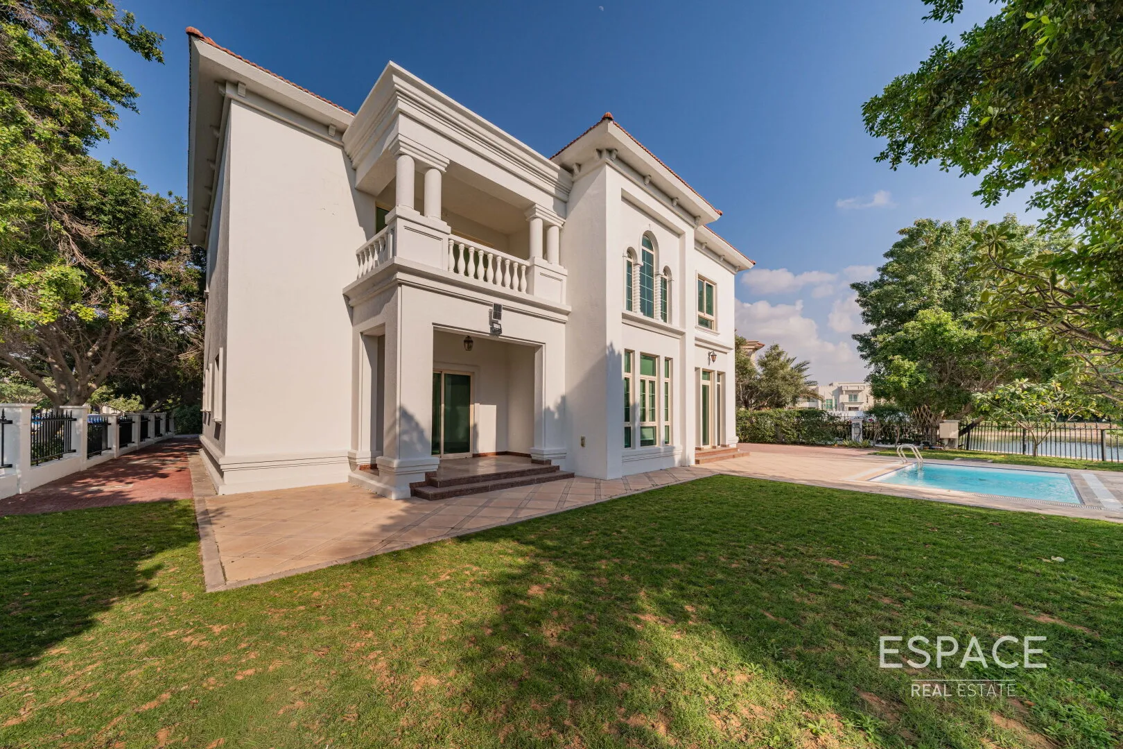 PropertiesGalleryCamera