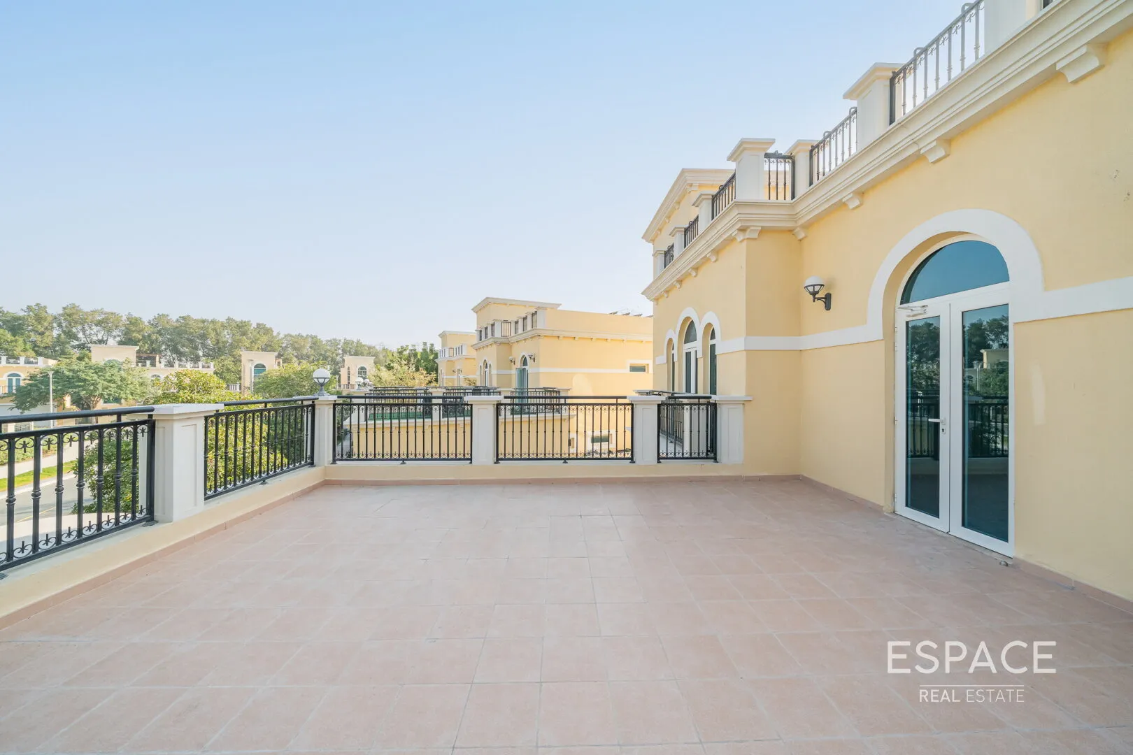 PropertiesGalleryCamera