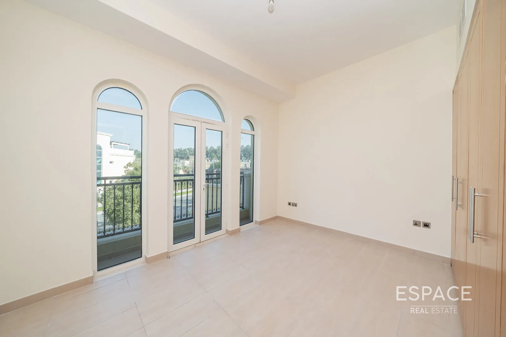 PropertiesGalleryCamera