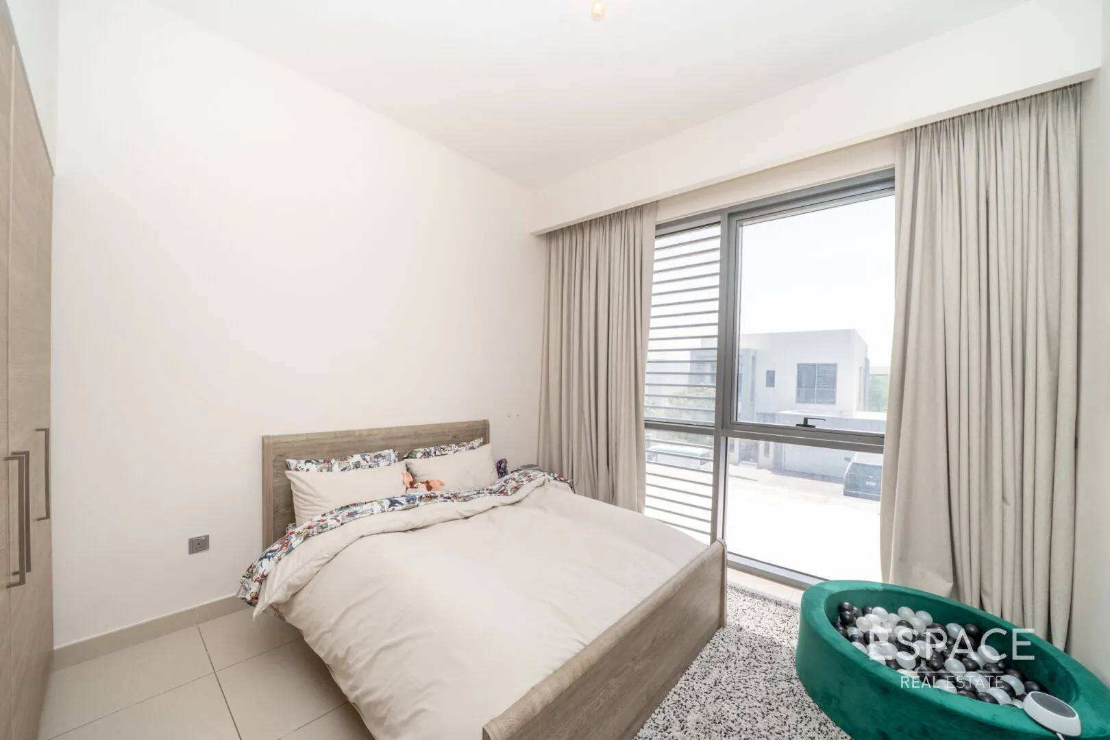 PropertiesGalleryCamera
