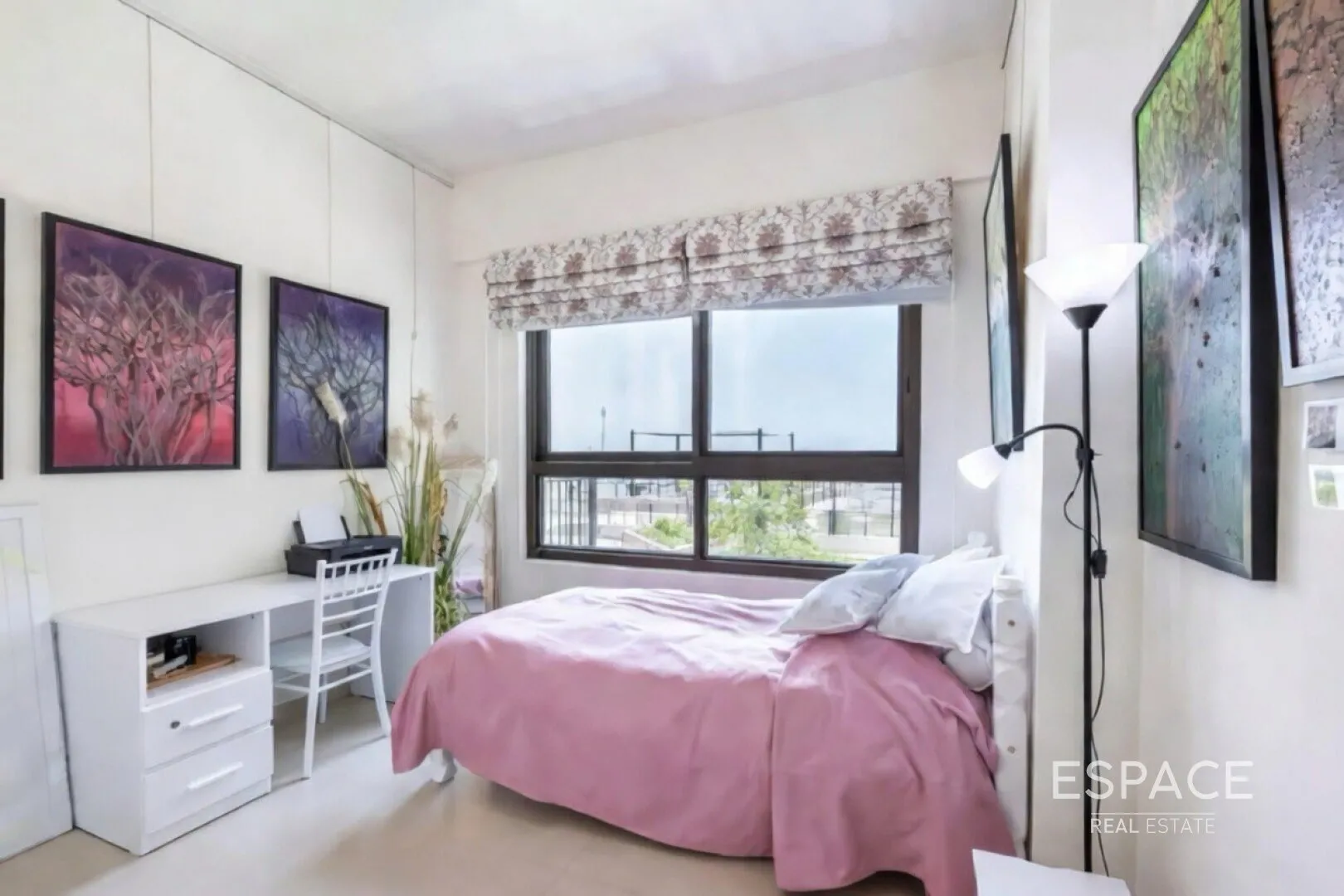 single static gallery