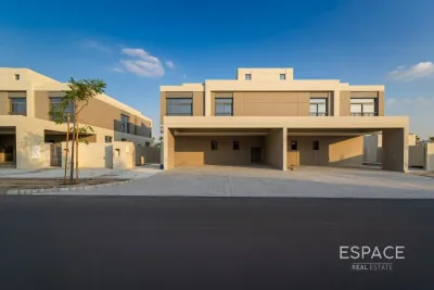 South Bay 1, Dubai South, Dubai - Espace