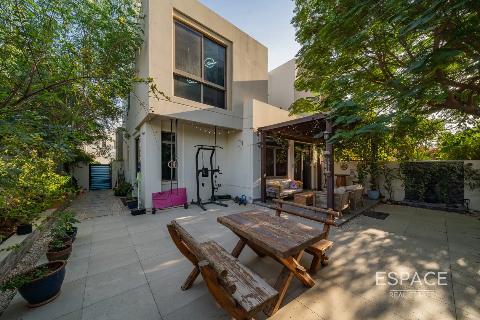 single static gallery