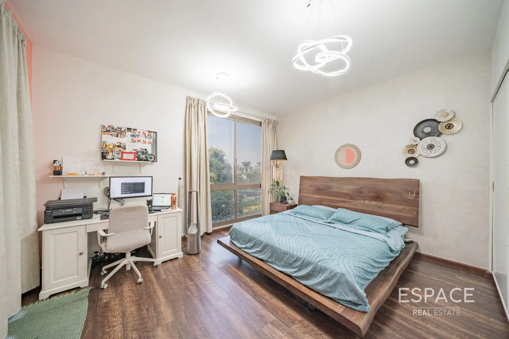 single static gallery