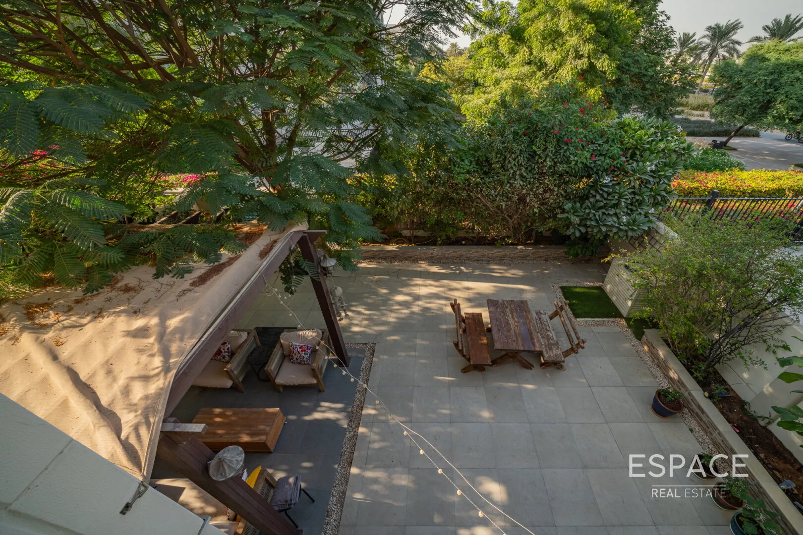 PropertiesGalleryCamera