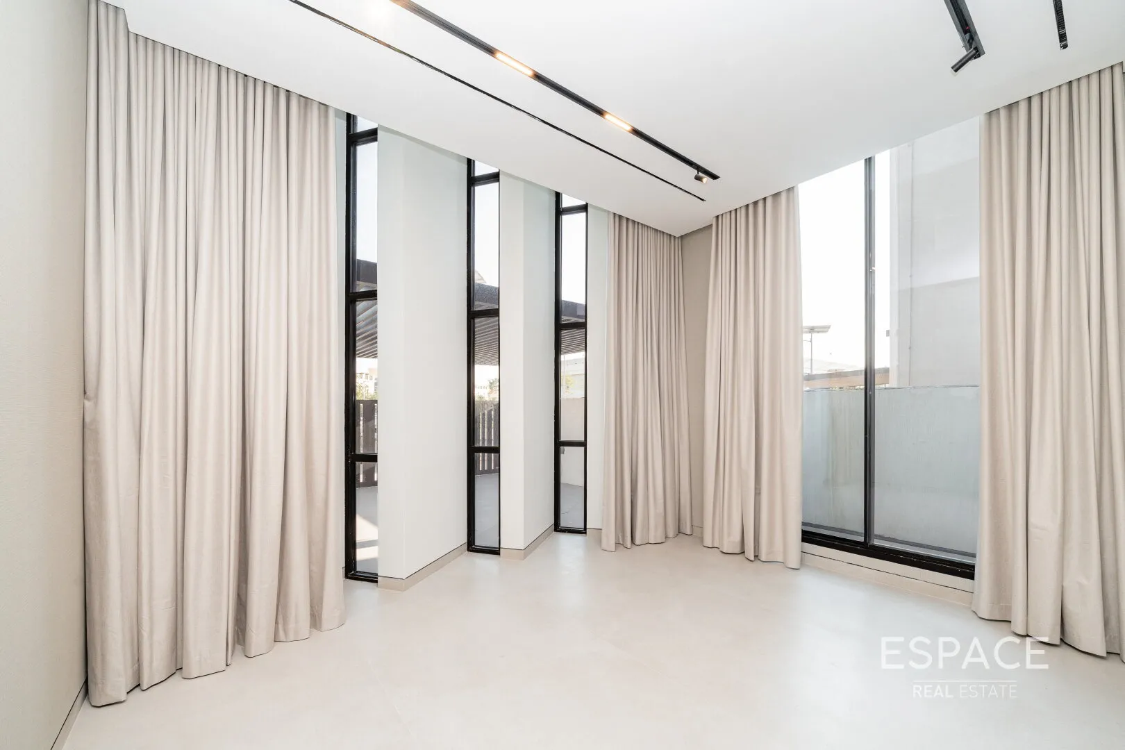 single static gallery