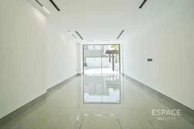 Custom Built, Jumeirah Park, Dubai - Espace