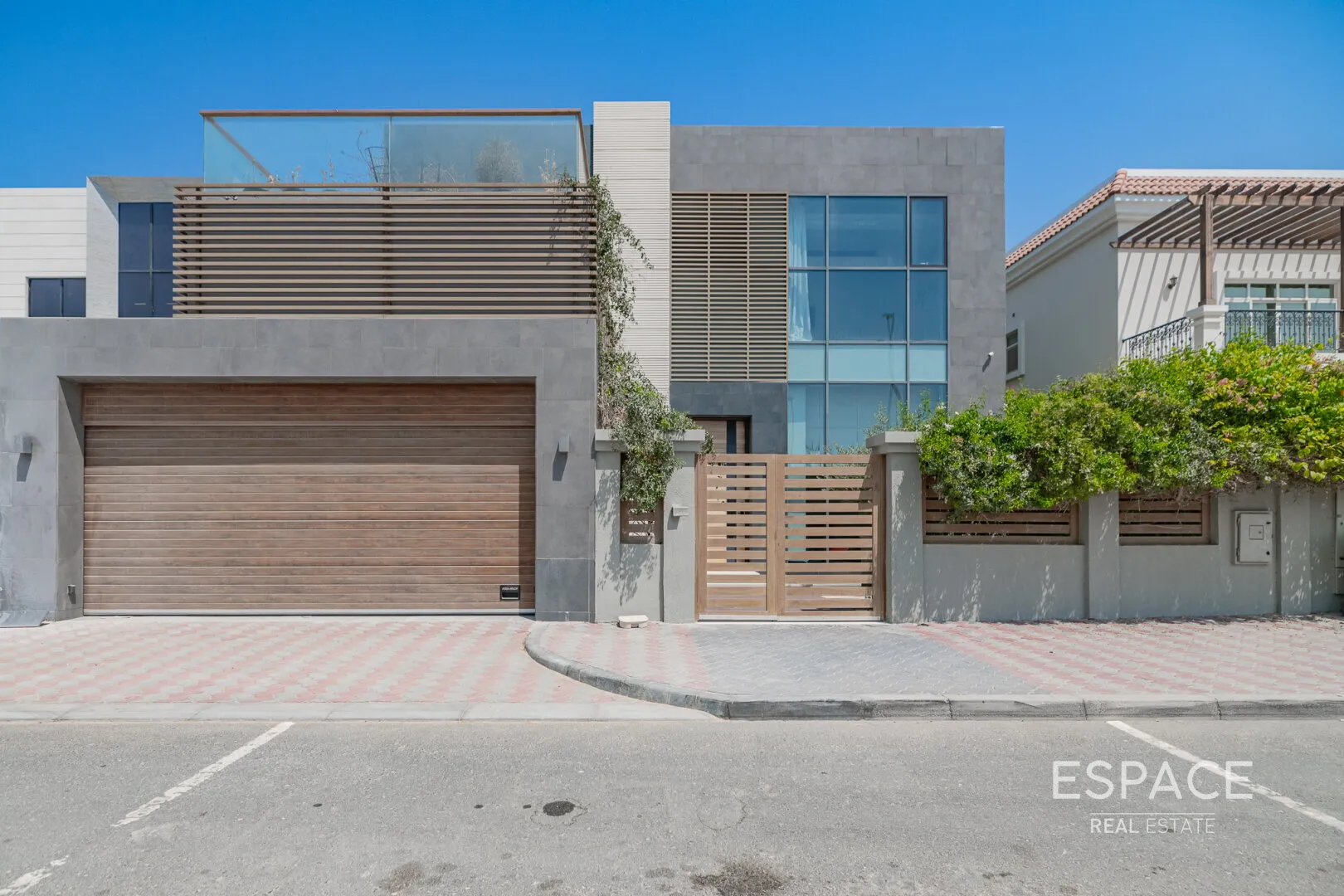 PropertiesGalleryCamera
