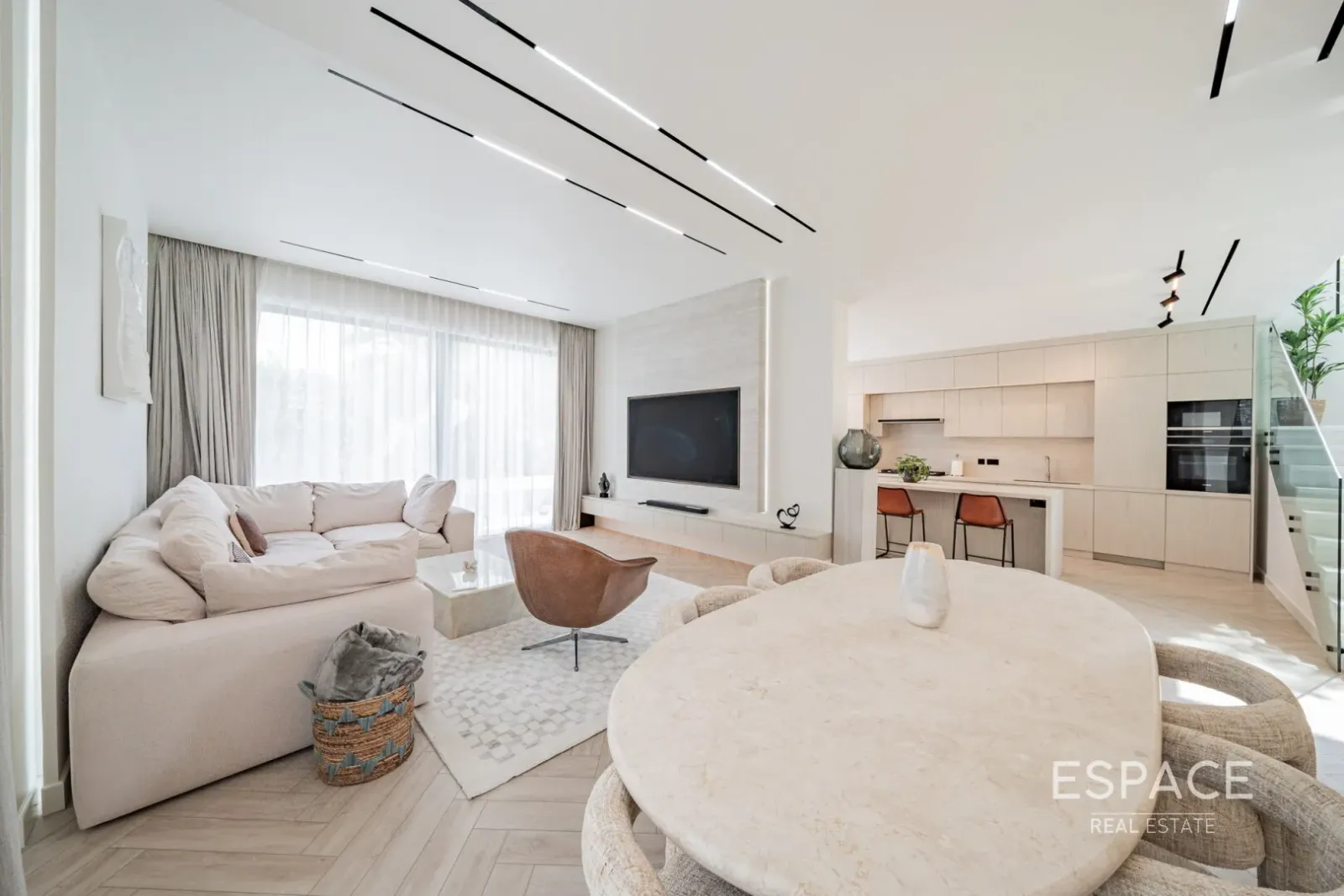 PropertiesGalleryCamera
