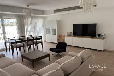 Springs 14, Springs, Dubai - Espace
