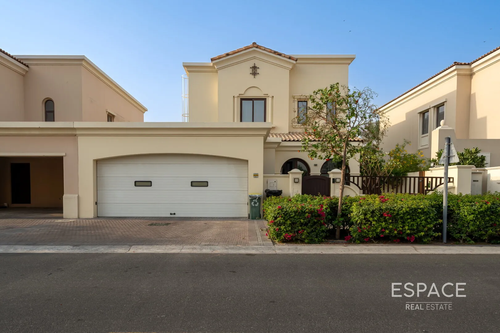 PropertiesGalleryCamera