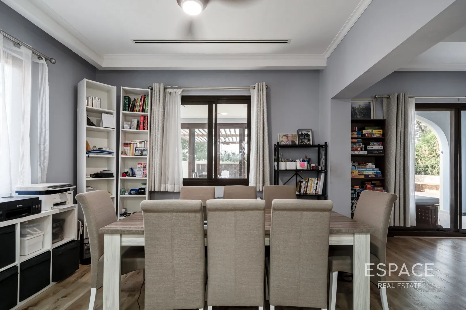 single static gallery