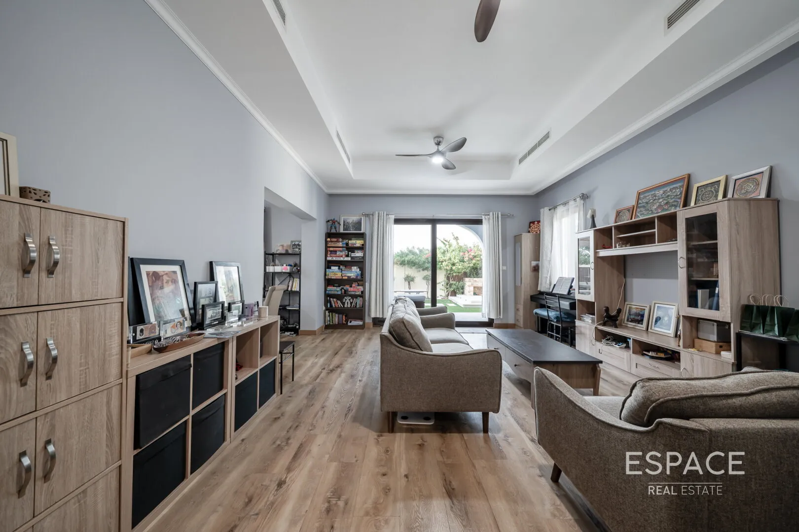 single static gallery